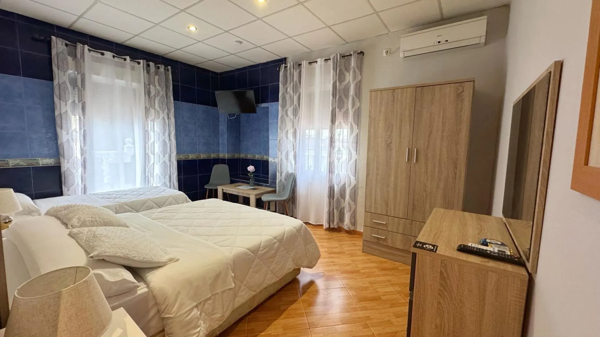 Hostal El Brillante - Alojamientos El Duque Cordoba