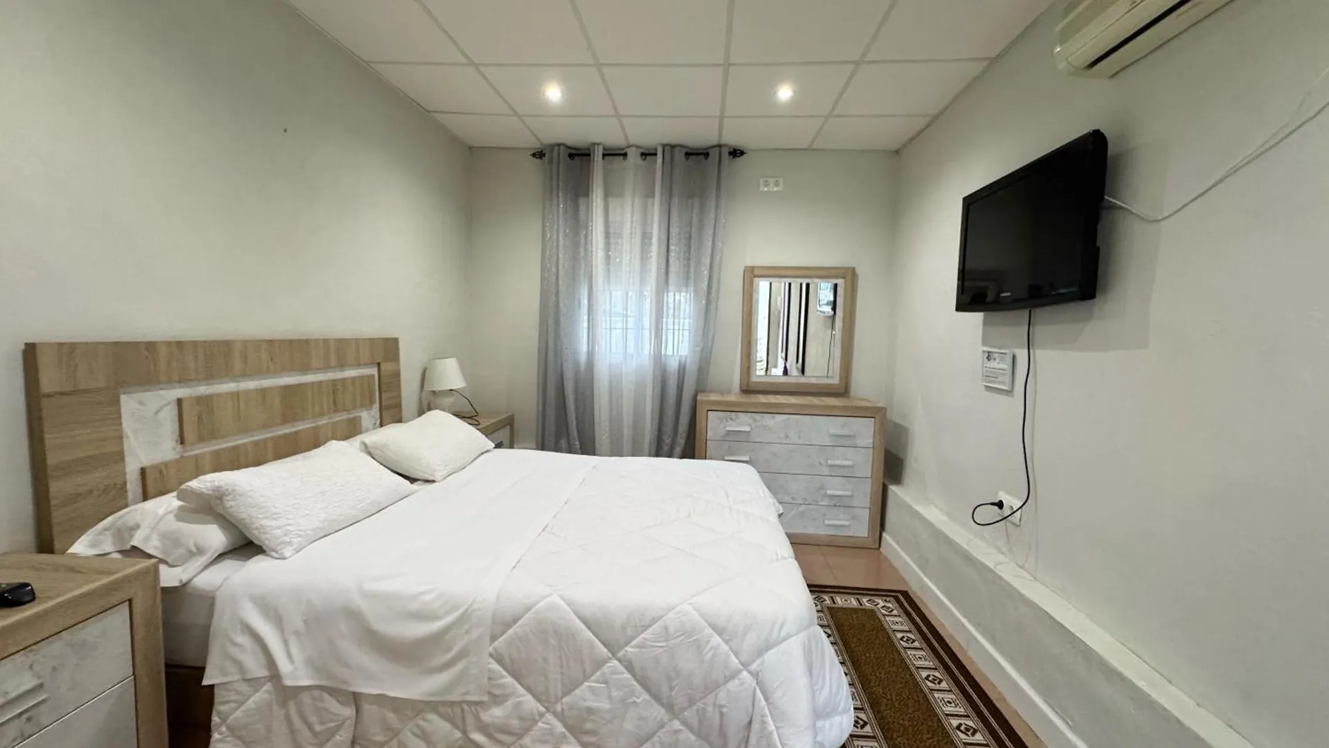 Hostal El Brillante - Alojamientos El Duque Cordoba 0*,  Spain