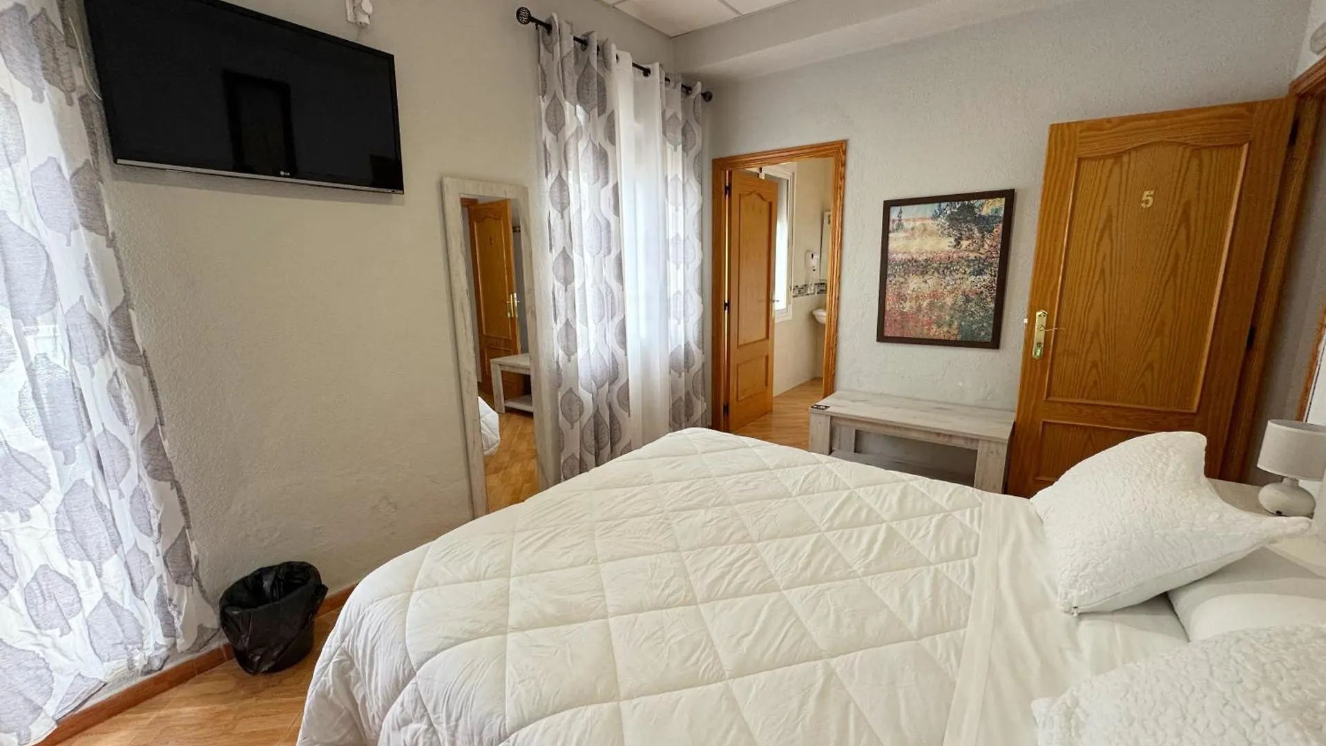 Hostal El Brillante - Alojamientos El Duque Cordoba